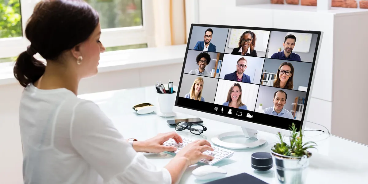 Videocalls bringen einige Herausforderungen mit sich. Wir versuchen dir dabei zu helfen besonders professionell zu wirken.