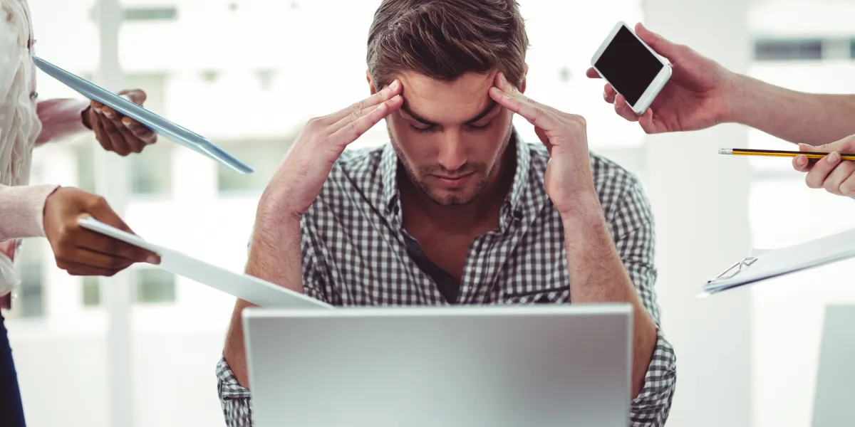 Es gibt eine Vielzahl an psychischen Belastungen am Arbeitsplatz. © Shutterstock, ESB Professional