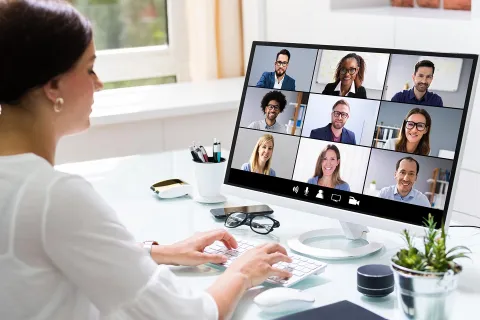 Videocalls bringen einige Herausforderungen mit sich. Wir versuchen dir dabei zu helfen besonders professionell zu wirken.