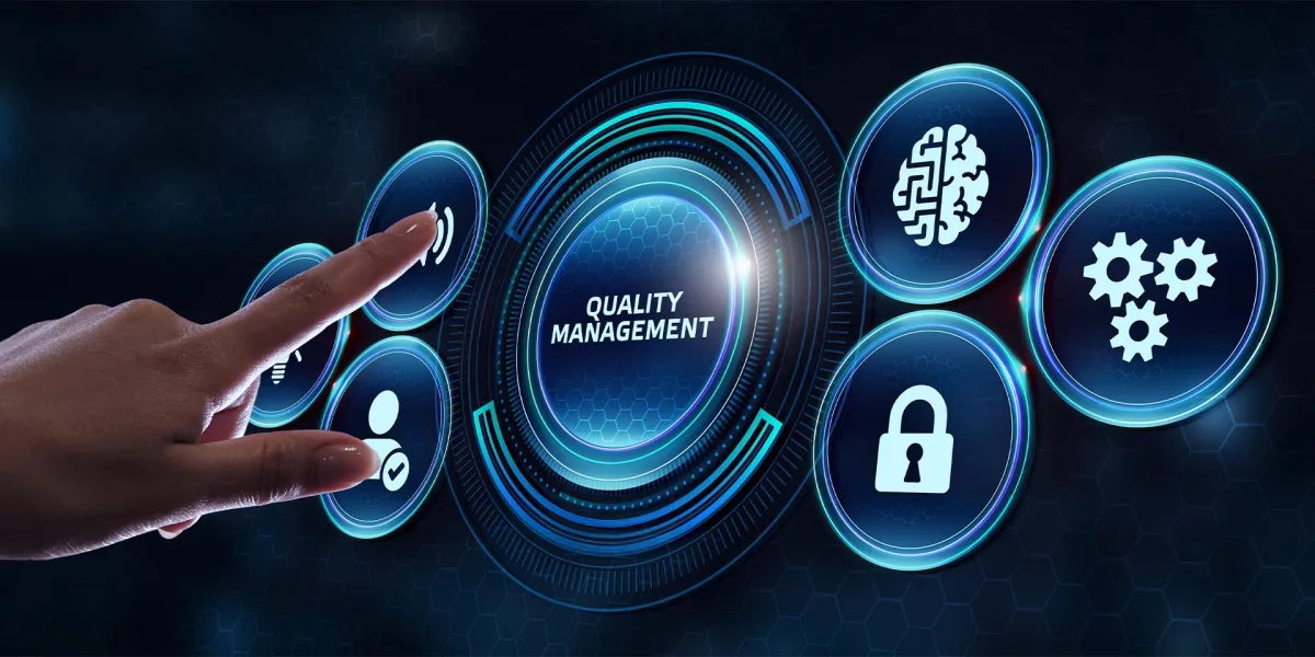 Ein QMB führt dein Unternehmen zu mehr Erfolg. © Shutterstock, Den Rise