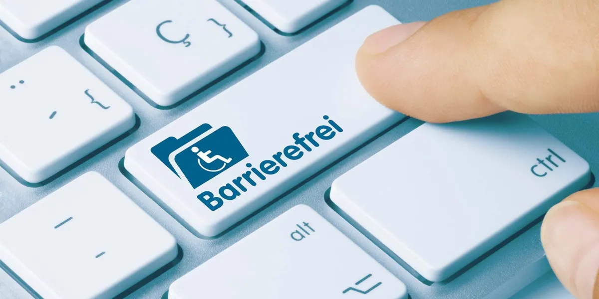 Finger zeigt auf Tastatur, bei der auf der Entertaste das Wort Barrierefrei steht. © Adobe Stock, momius