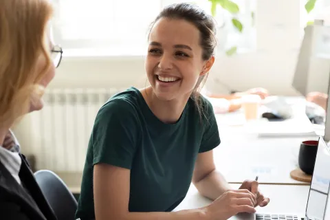 Am ersten August beginnen wieder viele junge Menschen eine Ausbildung. © Shutterstock, fizkes