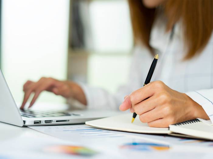 Sorgfältige Planung und Dokumentation unterstützen die Anwendung des Erfassungsbogens Arbeitsschutz bei der systematischen Gefährdungsermittlung.