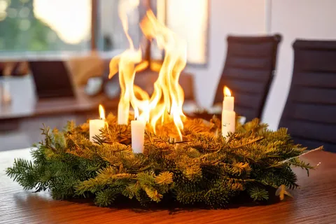 Advent, Advent, dein Arbeitsplatz brennt! Arbeitssicherheit zu Weihnachten